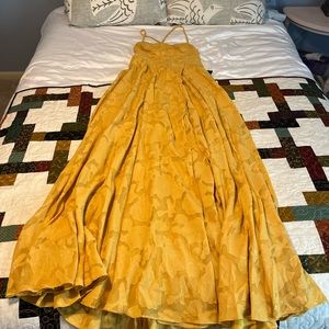 Mustard NWTs Lulus Floor Length Dress Size L